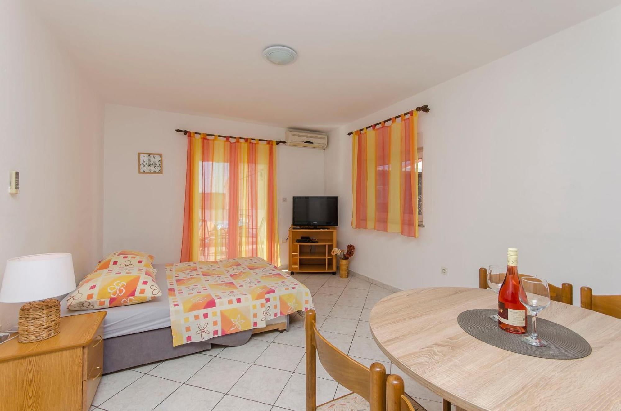 Apartments Danica Pirovac Ngoại thất bức ảnh